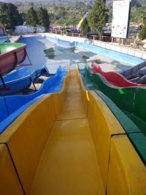 Produksi Fiberglass Waterpark di Singkawang