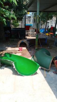 Produksi Waterpark Fiberglass di Lamongan